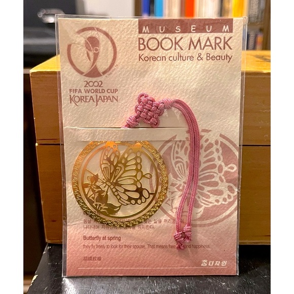 💖’02 FIFA World Cup Korea Japan Museum Bookmark Gold Pink Ornament- BRAND NEW💖 - Picture 3 of 4